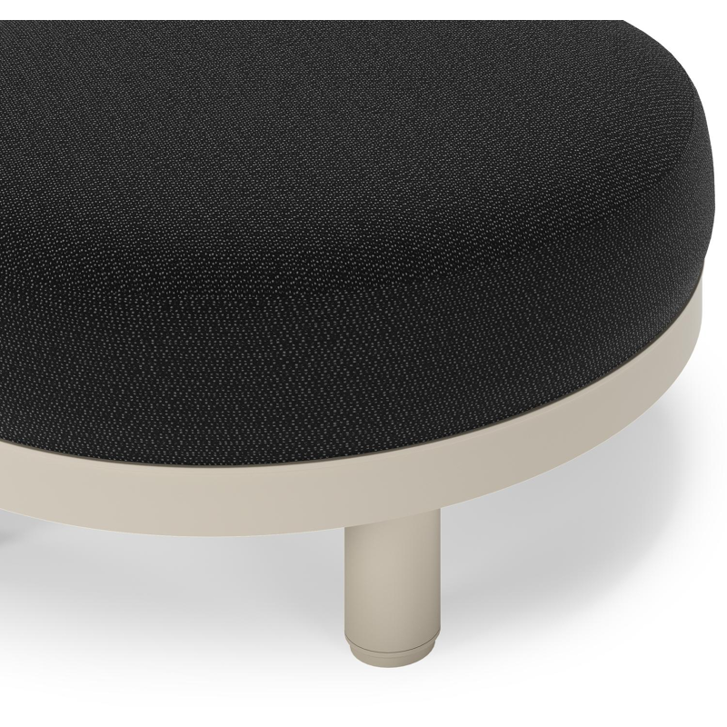 Donato lounge poef in beige aluminium met all weather sunbrella® luxe Lopi Baribal kussen