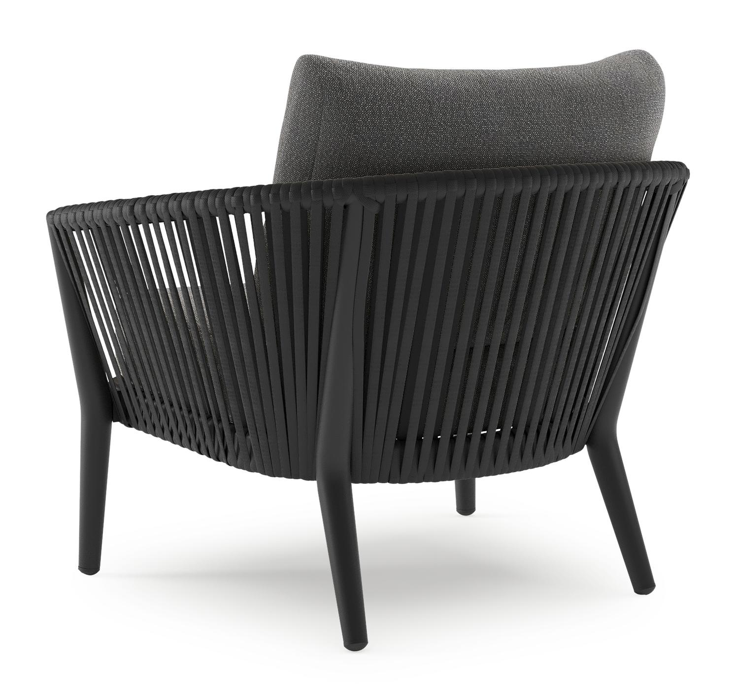 Orso loungestoel in zwart aluminium en zwart verticaal geweven ronde rope met Savane Tornado all weather sunbrella® luxe kussen