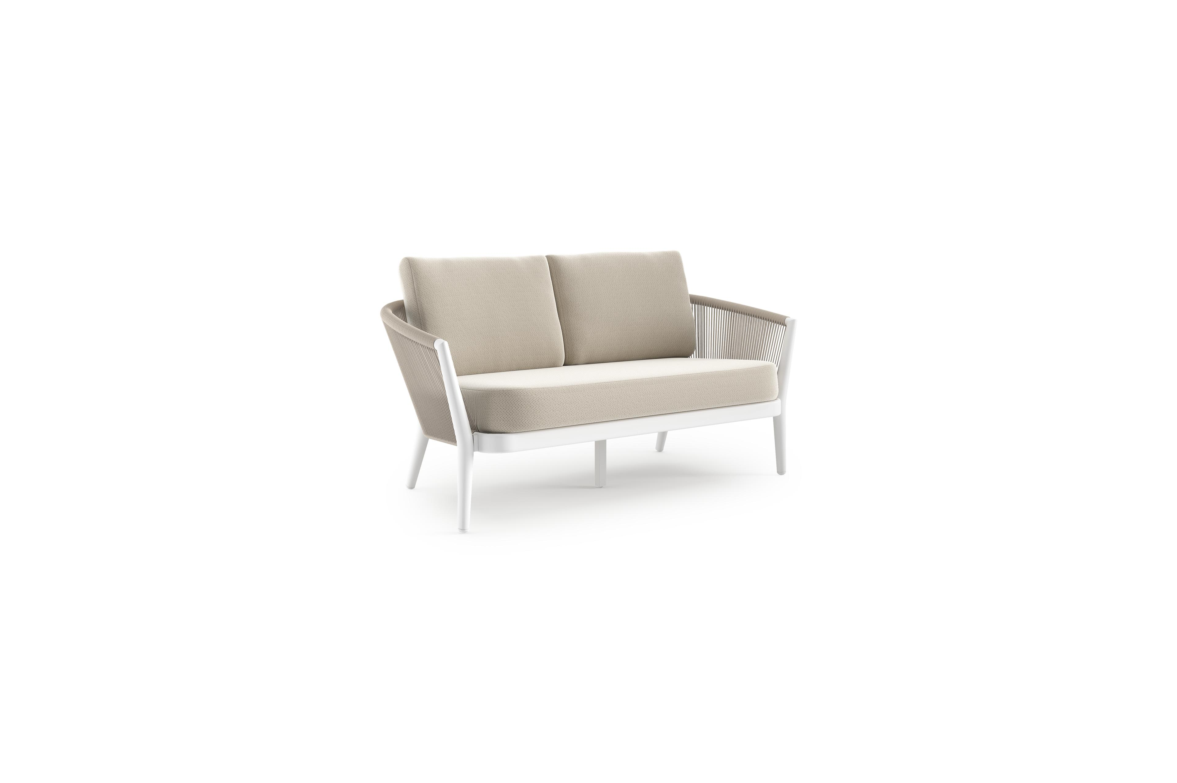 Orso loungebank in wit aluminium en beige verticaal geweven ronde rope met Lopi Marble all weather sunbrella® luxe kussen