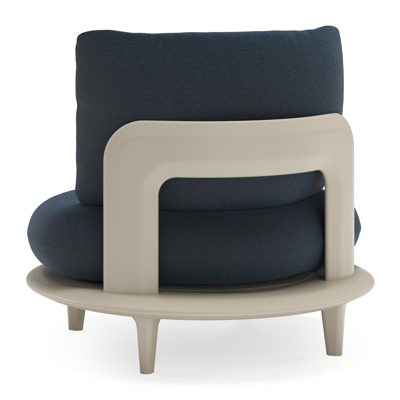 Bomero loungestoel in beige aluminium met heritage indigo all weather sunbrella® luxe kussen