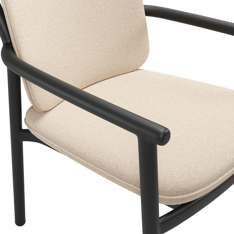 Bono stapelbare tuinstoel in zwart aluminium met stoelkussen in All Weather Sunbrella® Luxe Heritage Papyrus