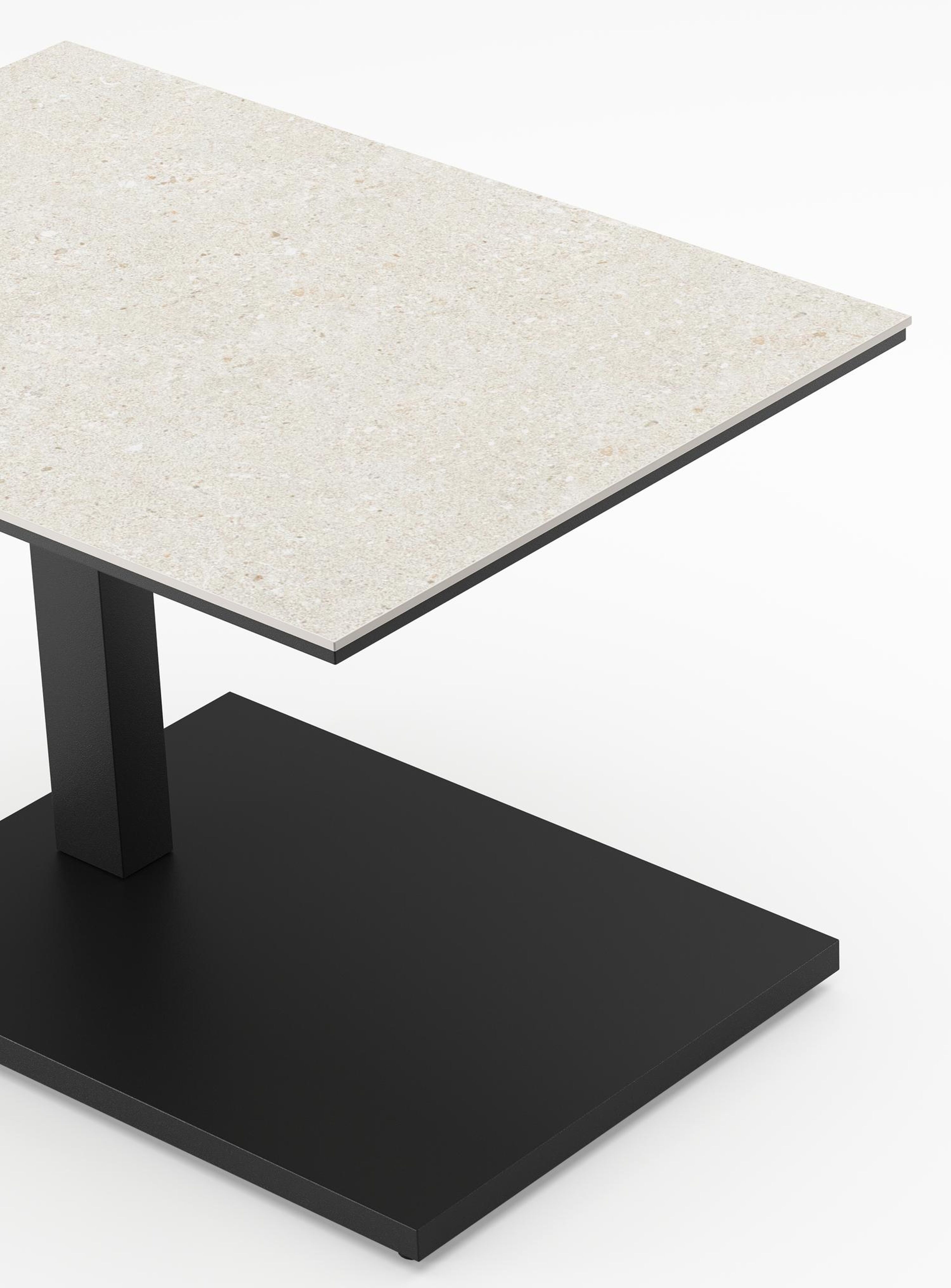 Cirello pop-up bijzettafel in zwart aluminium en shilin volkeramiek - L 70 x B 50 x H 44/66 cm