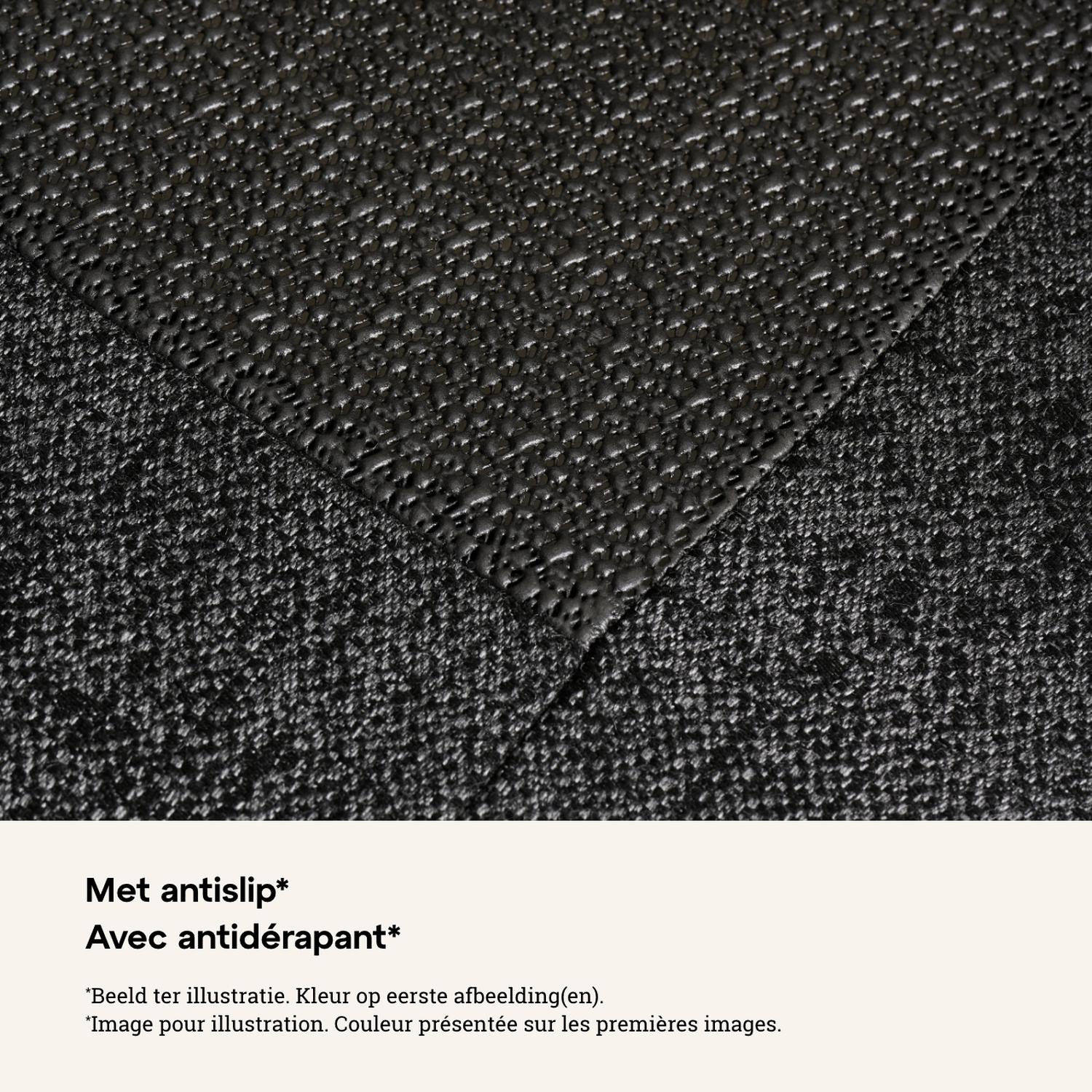 Lacrima tuinstoel in zwart aluminium en zwart verticaal geweven ronde rope met kussen in chartres sooty all weather sunbrella® luxe