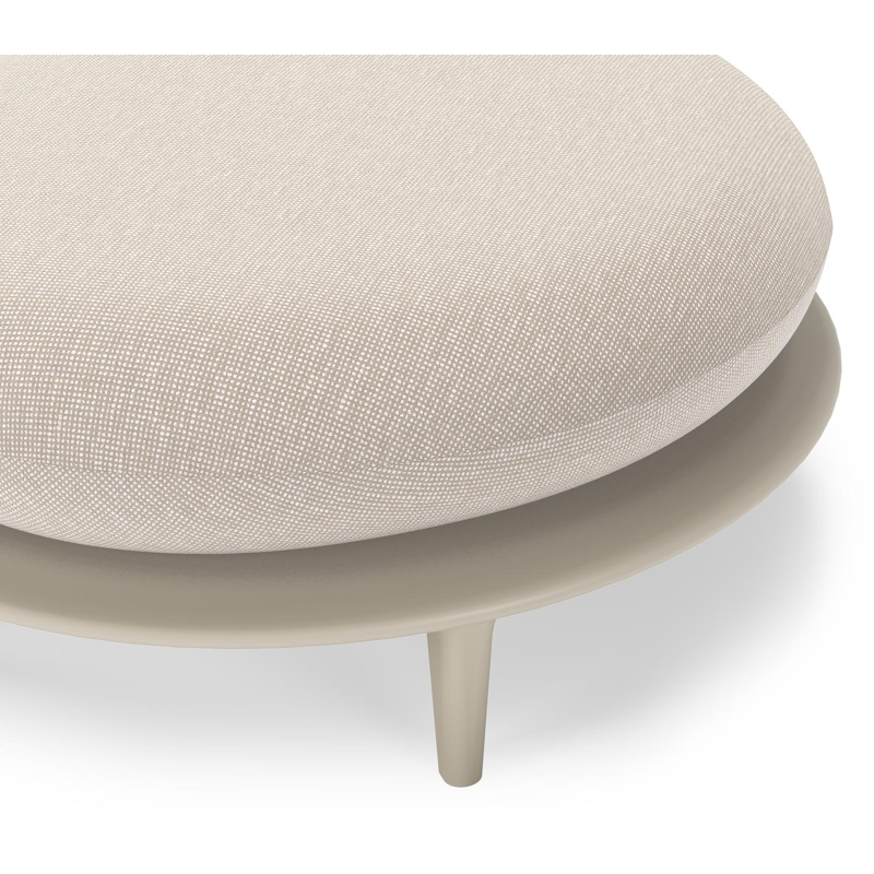 Bomero poef in beige aluminium met slow farafra all weather sunbrella® luxe kussen