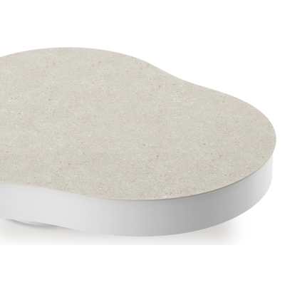 Lomano loungetafel in wit aluminium en volkeramiek Shilin - L 131 x B 108 x H 8 cm