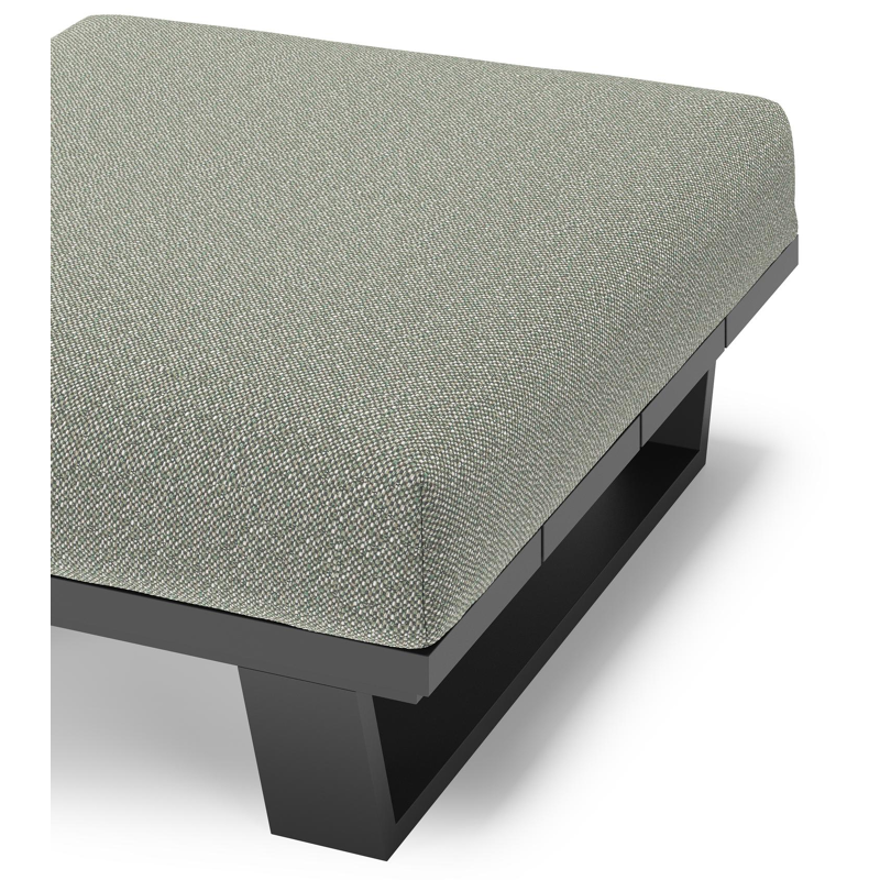 Pouf Pagino en aluminium noir et coussins en all weather sunbrella® luxe savane leaf