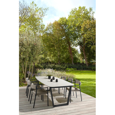 Fiordo tuinstoel in zwart aluminium en beige vierkant geweven ronde rope 