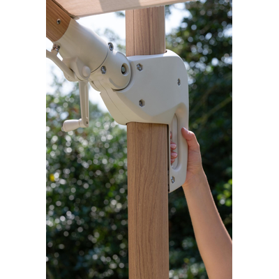 Parasol pendant Rufina avec fonction tilt en aspect de bois avec toile de parasol en all weather sunbrella® premium beige - Lg.1 400 x Lg.2 300 cm (sans pied de parasol)