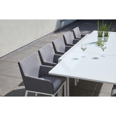 Calobra verlengbare tuintafel in wit aluminium en glas wit - L 220/330 x B 107 x H 75 cm