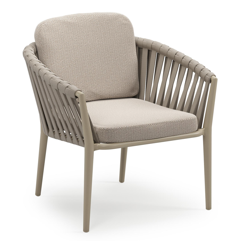 Orso low dining tuinstoel in beige aluminium en beige verticaal geweven luxe vlakke brede rope met stoelkussen in All Weather Sunbrella® Luxe Lopi Fossil