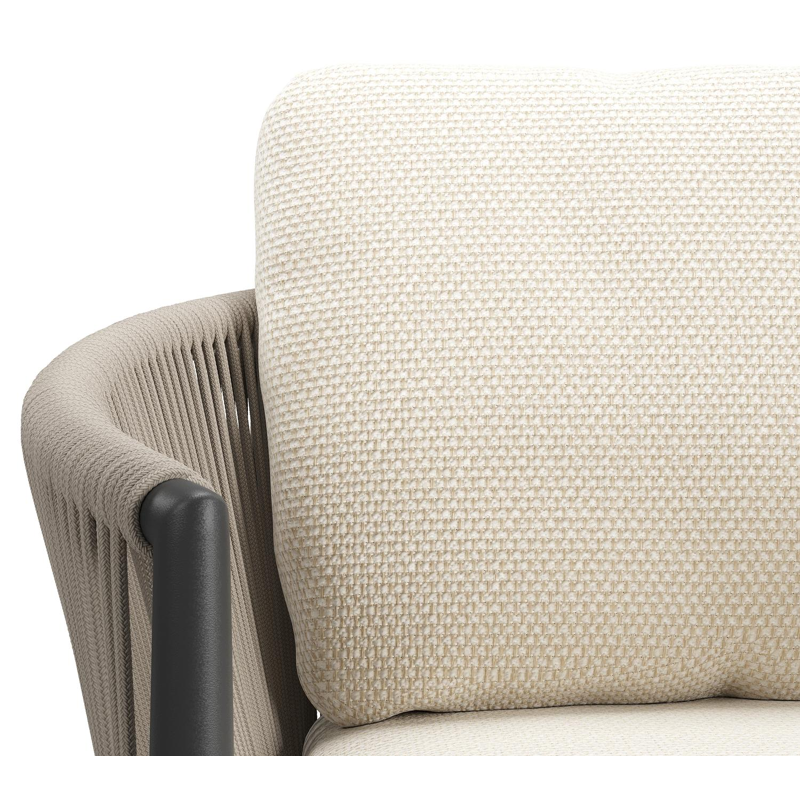 Organo tuinstoel in zwart aluminium en zwart verticaal geweven ronde rope met stoelkussen in All Weather Cosytica Althea Off White