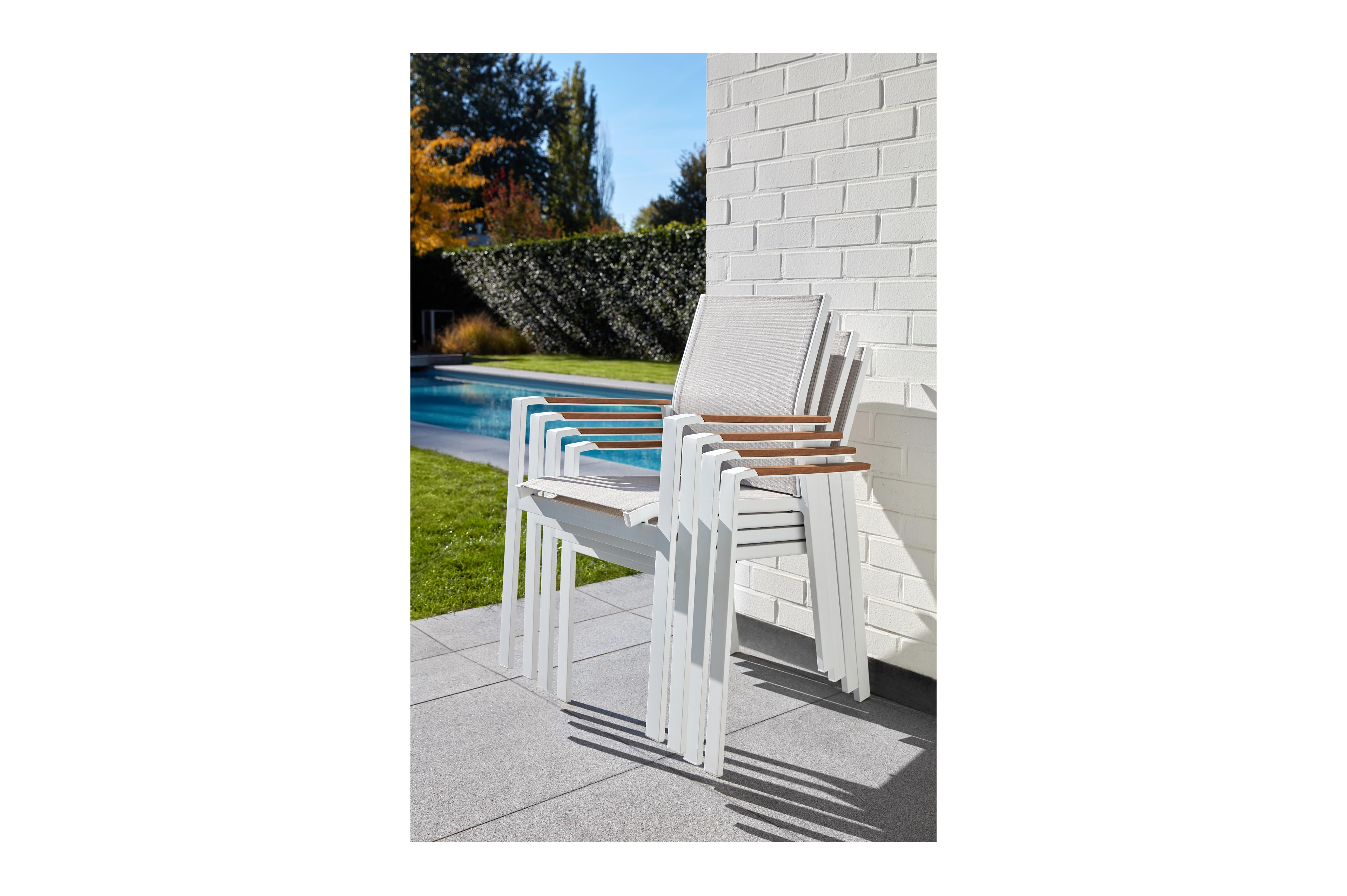 Bahia tuinset in wit aluminium en polywood tafelblad met 6 stapelbare Bahia tuinstoelen