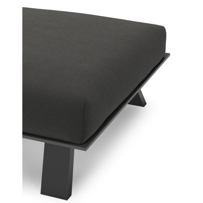 Cesano poef in zwart aluminium met natte sooty all weather Sunbrella® luxe kussen