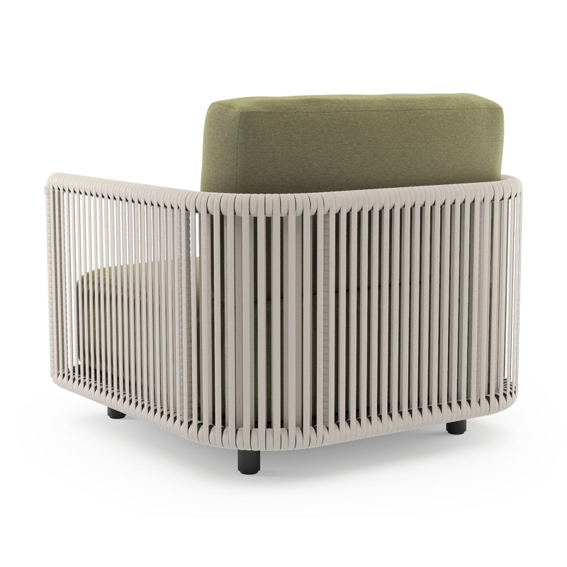 Fauteuil de jardin Organo en aluminium noir et corde luxe plate tissée verticalement beige et coussin en all weather Sunbrella® luxe heritage leaf