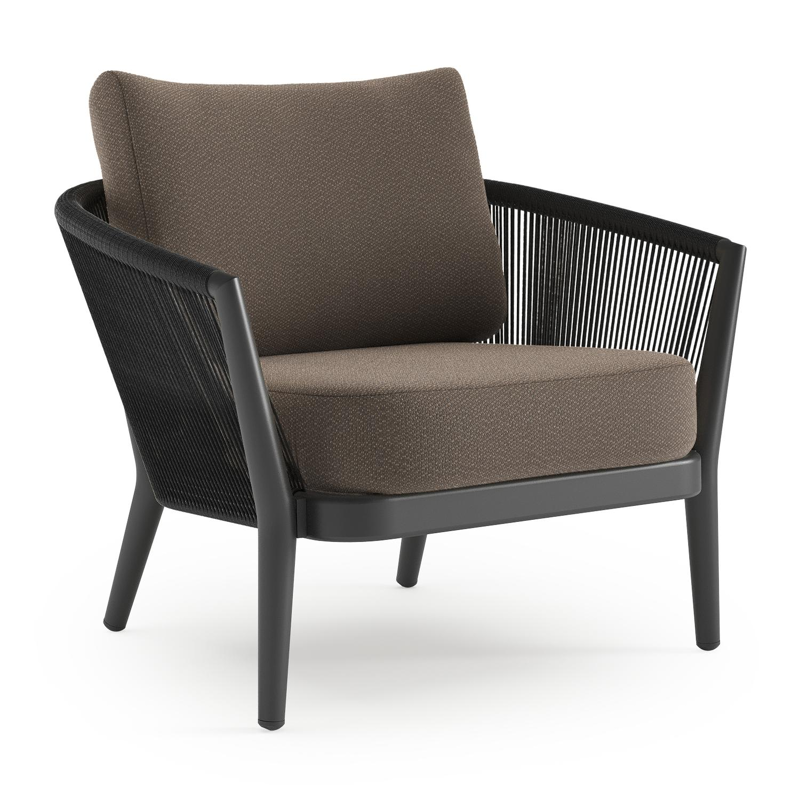 Orso loungestoel in zwart aluminium en zwart verticaal geweven ronde rope met Lopi Coconut all weather sunbrella® luxe kussen