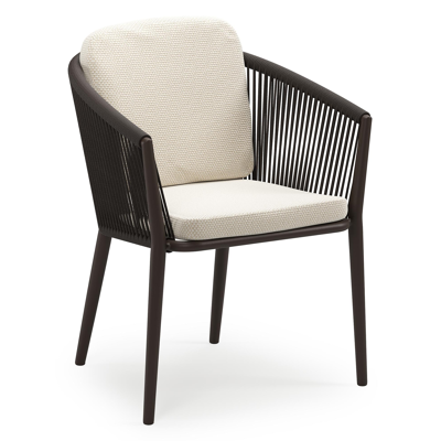 Orso stapelbare tuinstoel in donkerbruin aluminium en donkerbruin verticaal geweven ronde rope met stoelkussen in All Weather Cosytica Althea Off White