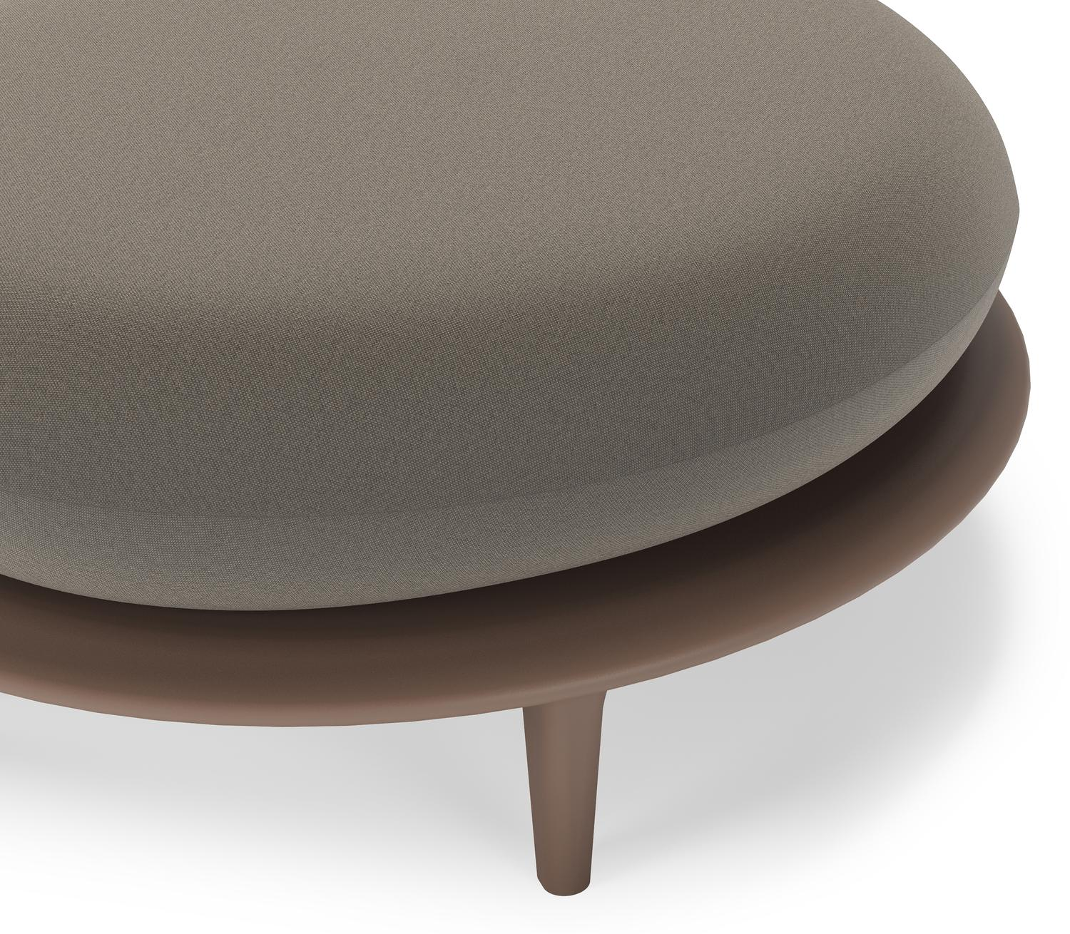 Bomero poef in taupe aluminium met natte carbon beige all weather sunbrella® luxe kussen