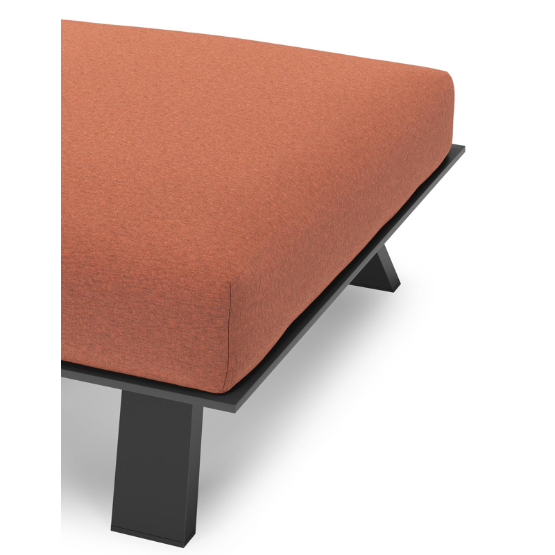 Cesano poef in zwart aluminium met heritage rust all weather Sunbrella® luxe kussen