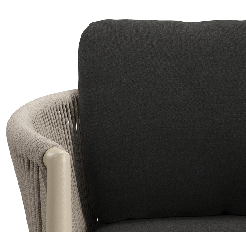 Organo tuinstoel in zwart aluminium en beige verticaal geweven ronde rope met stoelkussen in All Weather Sunbrella® Luxe Natte Sooty