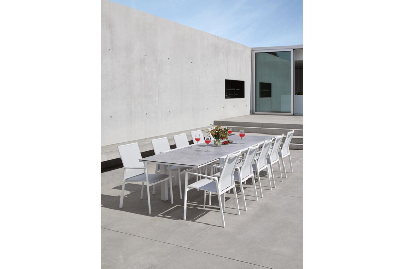 Ceramo verlengbare tuintafel in wit aluminium met tafelblad in volkeramiek - L 220 x B 106 cm