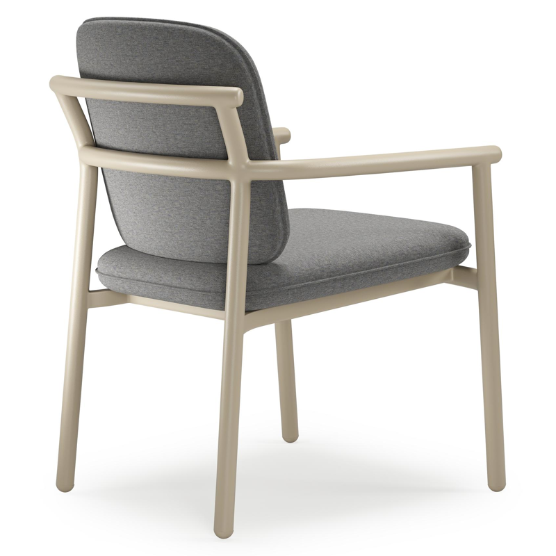 Bono stapelbare tuinstoel in beige aluminium met stoelkussen in All Weather Sunbrella® Luxe Heritage Slate