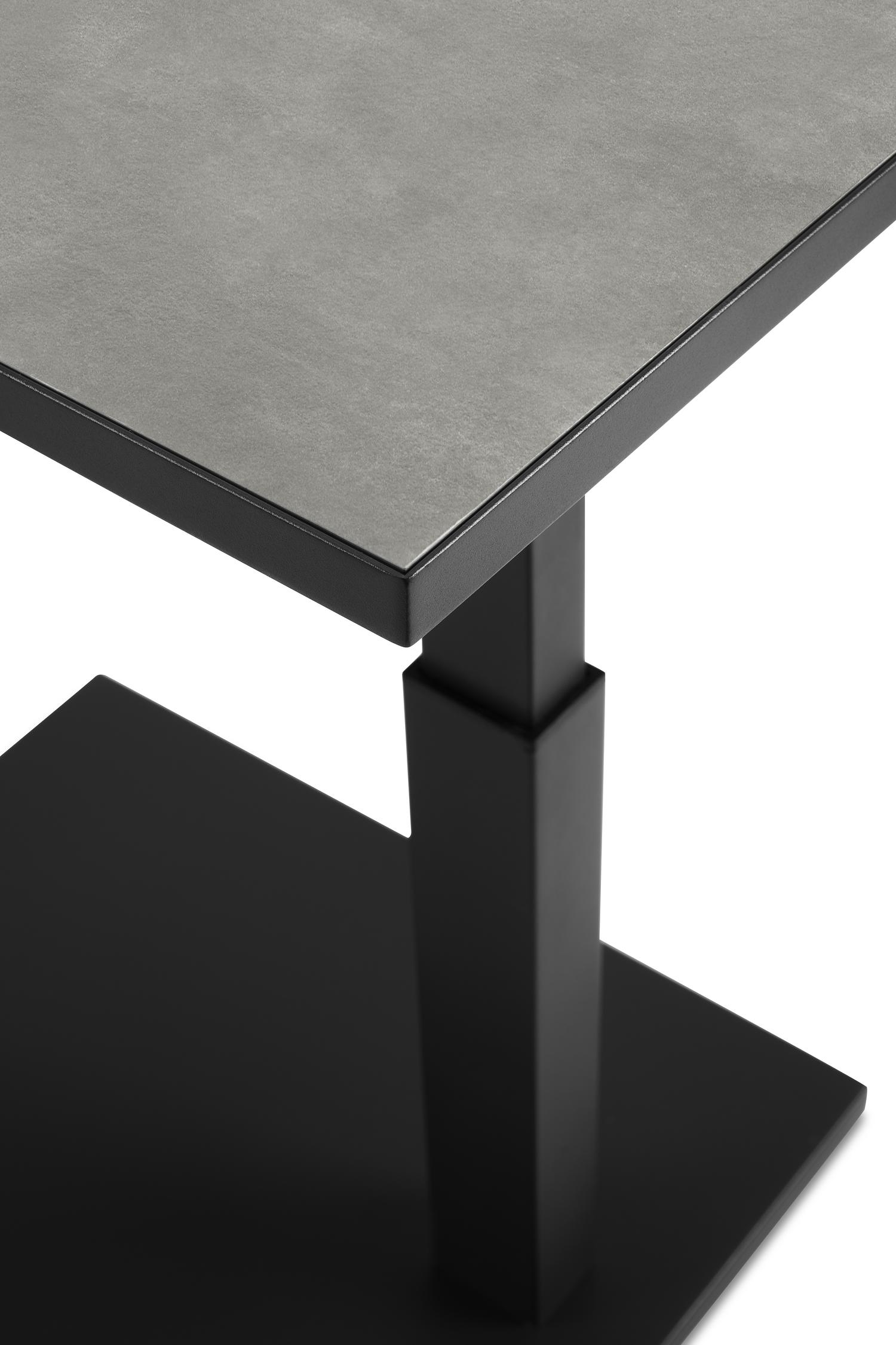 Talana bijzettafel in zwart aluminium en grijs volkeramiek - L 60 x B 40 x H 47/67,50