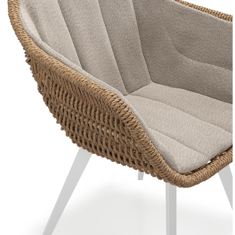 Pagino tuinstoel in wit aluminium en bruin ronde wicker met zitkussen in All Weather Sunbrella® Luxe Savane Coconut