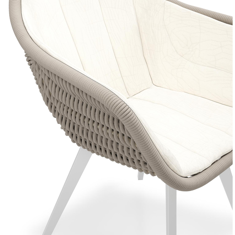 Pagino tuinstoel in wit aluminium en beige verticaal geweven ronde rope met zitkussen in All Weather Sunbrella® Luxe Natte White