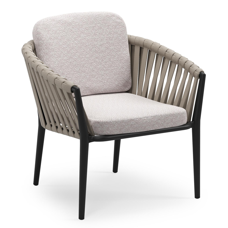 Orso low dining tuinstoel in zwart aluminium en beige verticaal geweven luxe vlakke brede rope met stoelkussen in All Weather Sunbrella® Luxe Wander Gobi