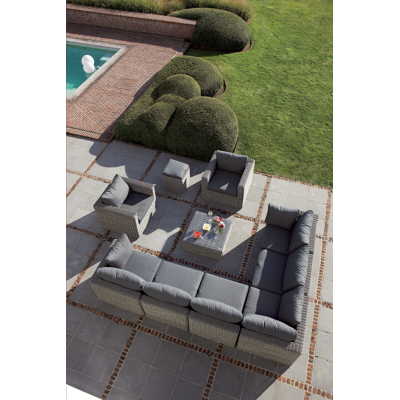 Amari tussenstuk in grijs wicker met polyester kussens