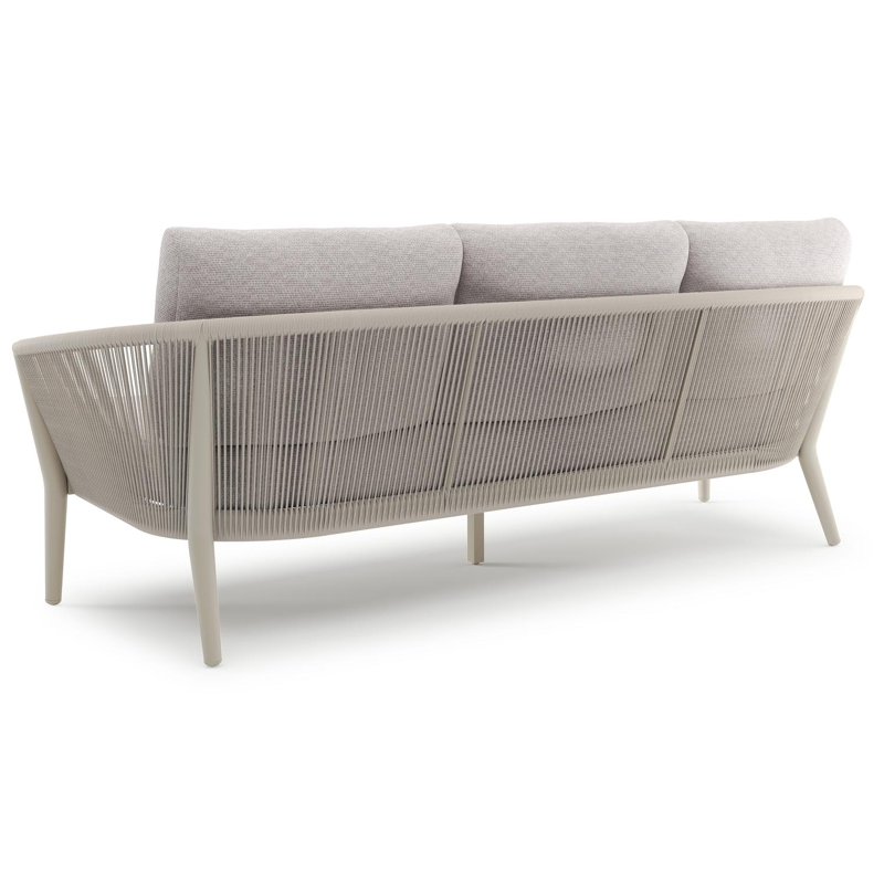 Orso loungeset in beige aluminium en beige verticaal geweven ronde rope met Wander Gobi all weather sunbrella® luxe kussen