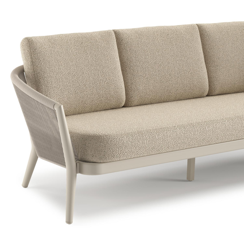 Orso loungeset in beige aluminium en beige verticaal geweven ronde rope met Bora Forest all weather cosytica kussen