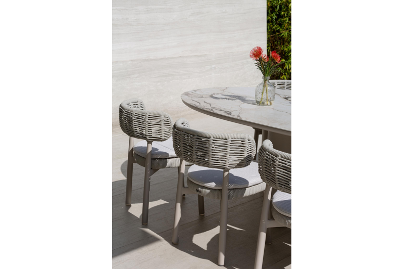 Lomo tuinstoel in beige aluminium en beige vierkant geweven ronde rope