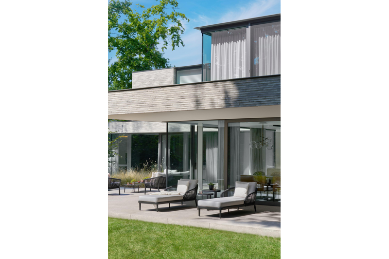 Enna bijzettafels in zwart aluminium - tafel 1: Dia. 44 x H 46 cm, tafel 2: Dia. 52 x H 52 cm