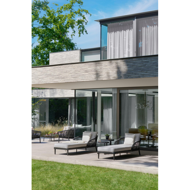 Enna bijzettafels in zwart aluminium - tafel 1: Dia. 44 x H 46 cm, tafel 2: Dia. 52 x H 52 cm