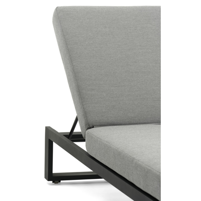 Verato verstelbaar ligbed in zwart aluminium met natte charcoal chine Sunbrella® Premium kussen