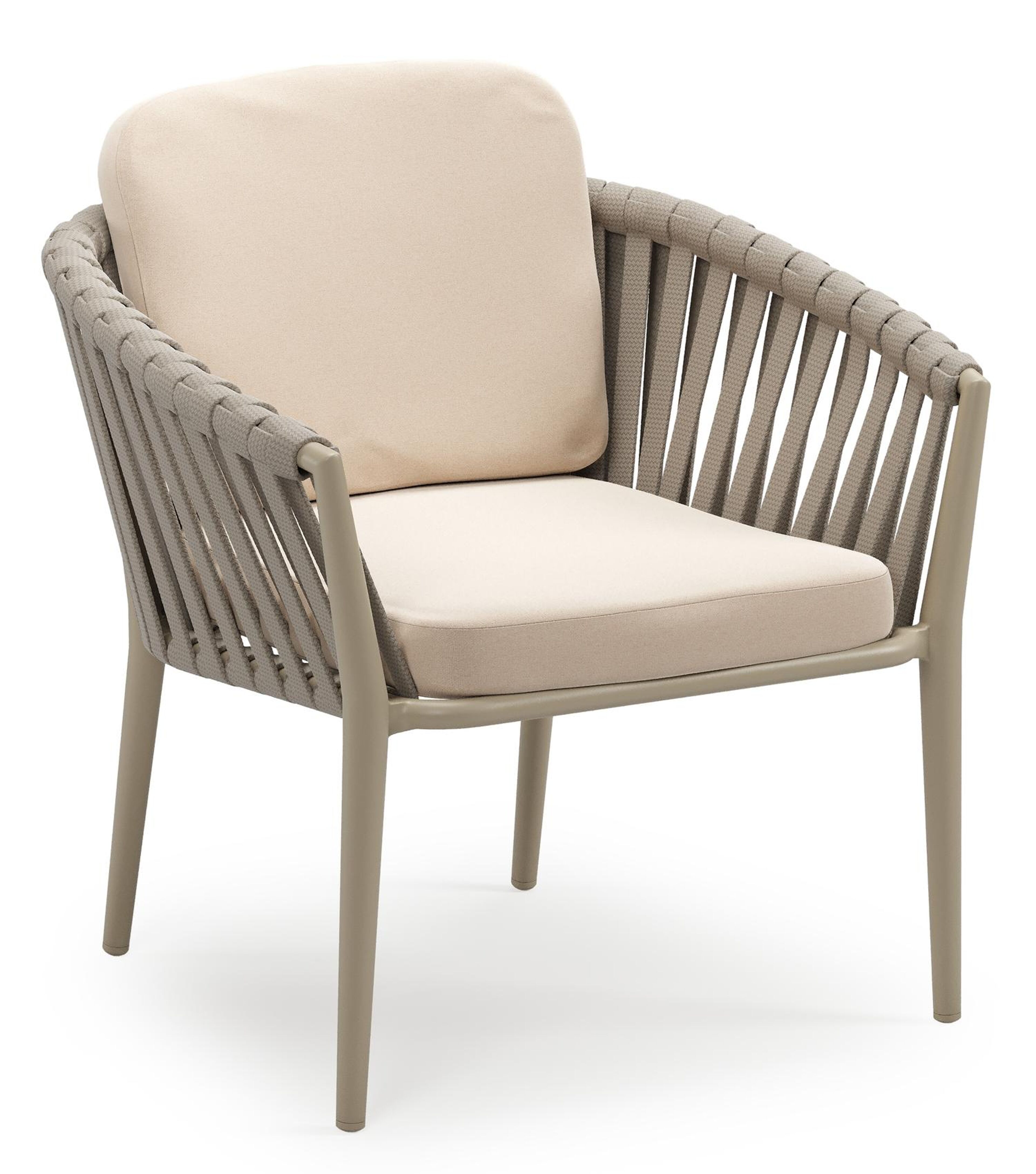 Orso low dining tuinstoel in beige aluminium en beige verticaal geweven luxe vlakke brede rope met stoelkussen in All Weather Sunbrella® Luxe Natte Linen Chalk