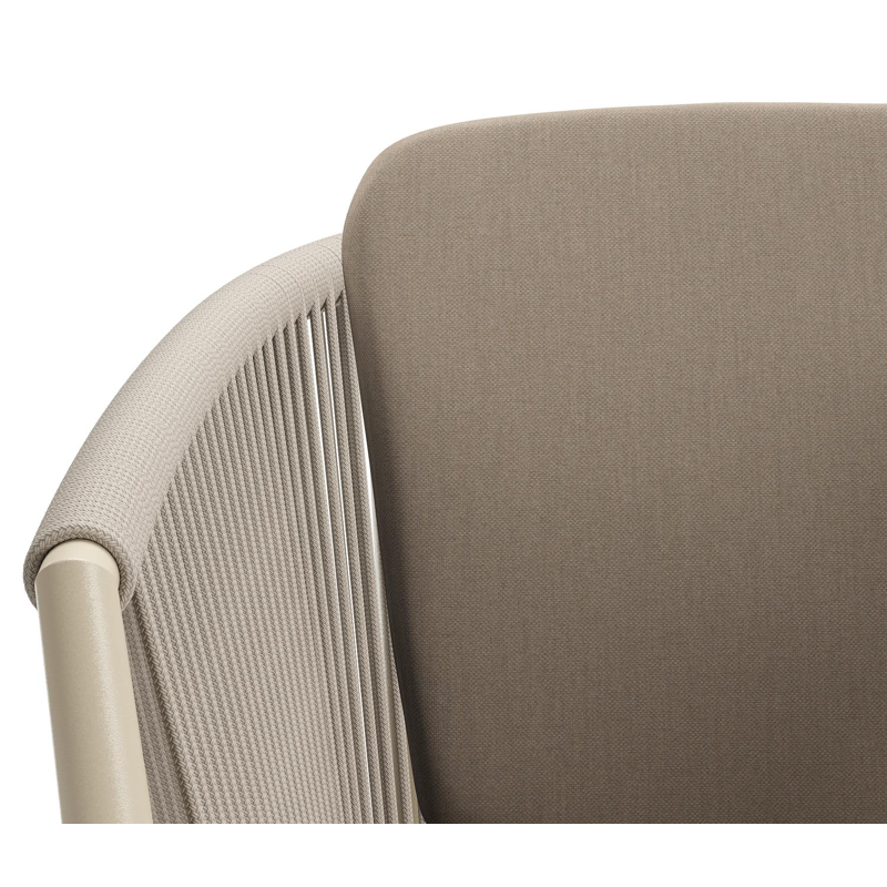 Orso tuinstoel in beige aluminium en beige verticaal geweven ronde rope met zitkussen in All Weather Sunbrella® Luxe Natte Heather Grey