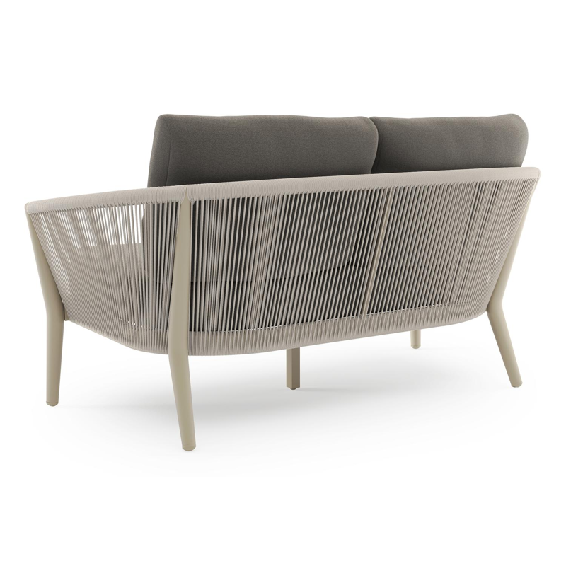 Orso loungebank in beige aluminium en beige verticaal geweven ronde rope met Natte Dark Taupe all weather sunbrella® luxe kussen
