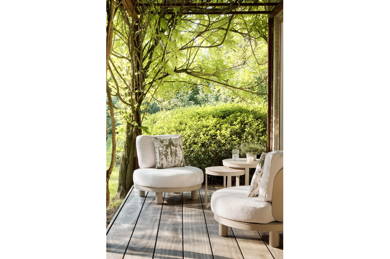 Donato loungestoel in beige aluminium met all weather cosytica Catania Sand kussen