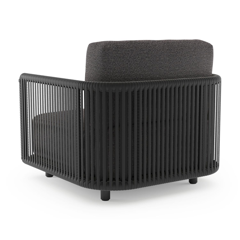 Organo loungestoel in zwart aluminium en zwart verticaal geweven luxe vlakke rope met firenze tunder all weather Solica kussen