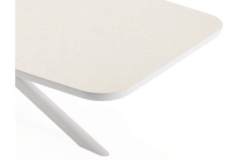 Pamplona bootvormige tuinset in wit aluminium en sintered stone crema minerale met 8 Matera tuinstoelen