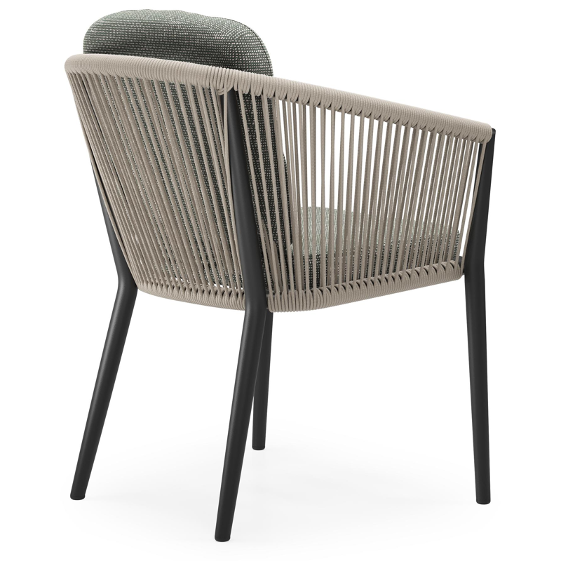 Orso tuinstoel in zwart aluminium en beige verticaal geweven ronde rope met luxe zitkussen in All Weather Sunbrella® Luxe Slow Fern