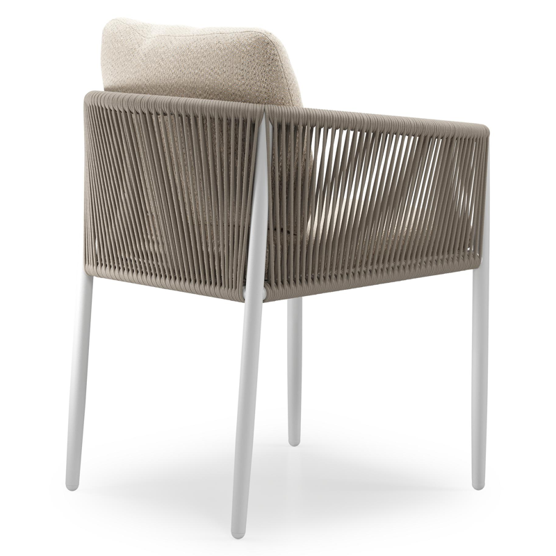 Organo tuinstoel in beige aluminium en beige verticaal geweven ronde rope met stoelkussen in All Weather Sunbrella® Luxe Lopi Sand