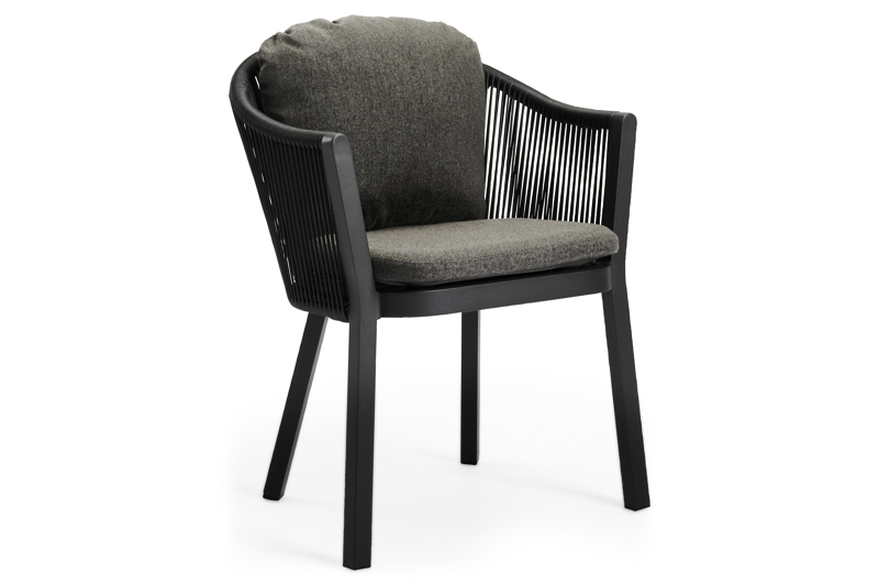 Nano tuinstoel in zwart aluminium en zwart verticaal geweven rope met kussen in natte dark taupe all weather sunbrella® luxe