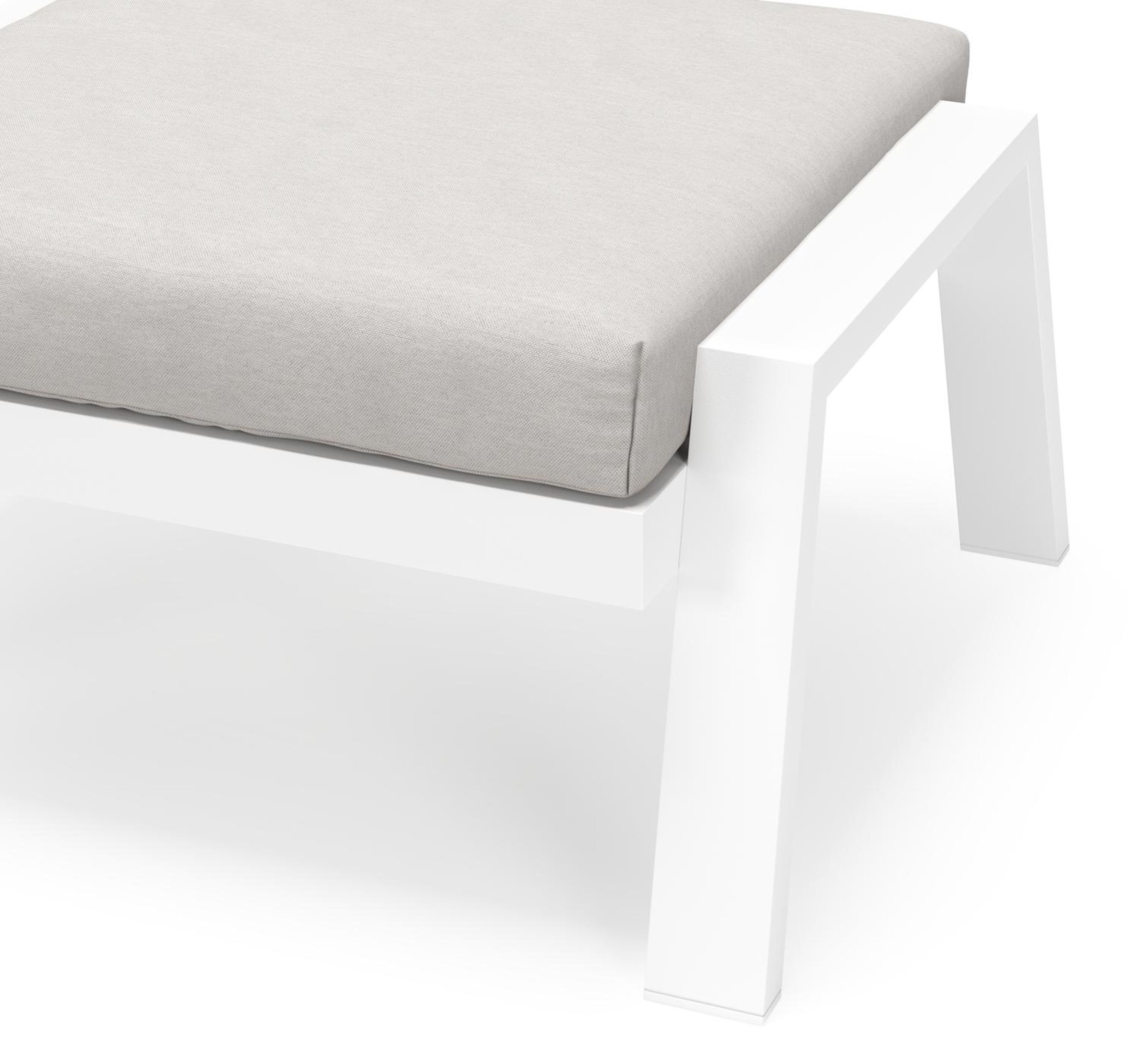 Set van 2 Veneto poefs in wit aluminium met natte graumel chalk all weather sunbrella® premium kussen