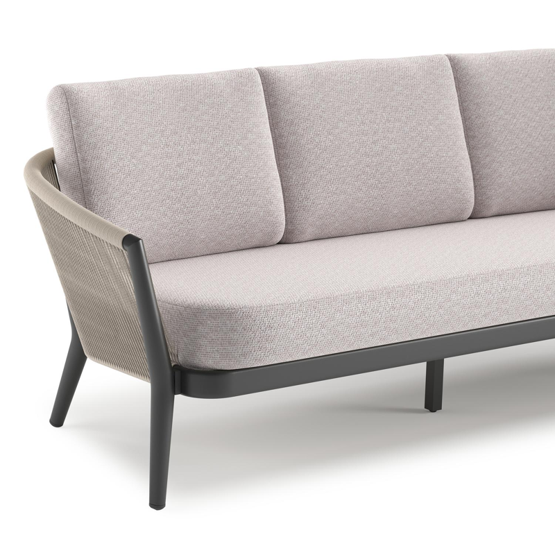 Orso loungeset in zwart aluminium en beige verticaal geweven ronde rope met Wander Gobi all weather sunbrella® luxe kussen