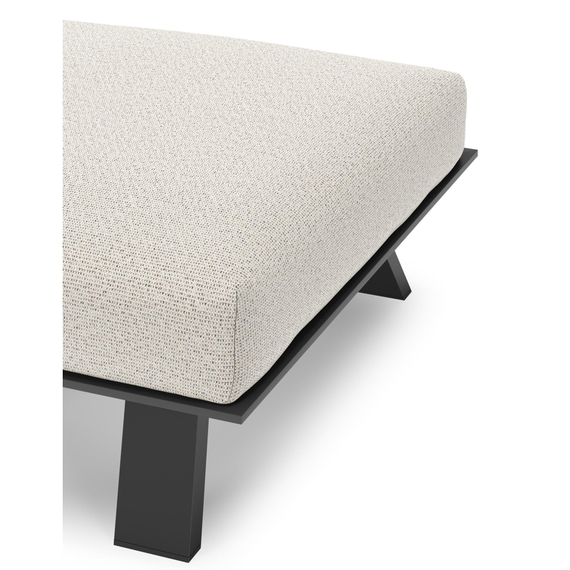 Pouf Cesano en aluminium noir et coussin en all weather Solica firenze natural