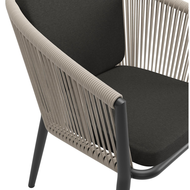 Orso tuinstoel in zwart aluminium en beige verticaal geweven ronde rope met zitkussen in All Weather Sunbrella® Luxe Heritage Char