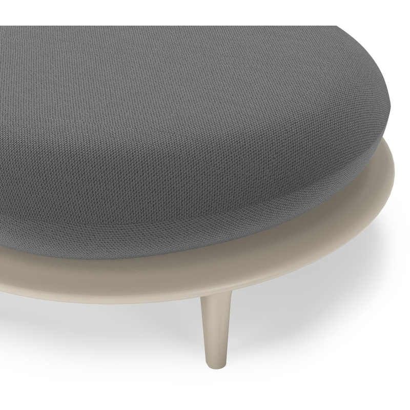 Bomero poef in beige aluminium met lopi shadow all weather sunbrella® luxe kussen
